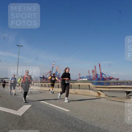 03.10.2025 - Köhlbrandbrückenlauf Matties Gatica Varas http://msf.ph/oto/9008651 03.10.2025 13:04:38 Position 2  meine-sportfotos.de