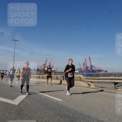 03.10.2025 - Köhlbrandbrückenlauf Matties Gatica Varas http://msf.ph/oto/9008656 03.10.2025 13:04:38 Position 2 118 meine-sportfotos.de