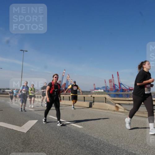 03.10.2025 - Köhlbrandbrückenlauf Matties Gatica Varas http://msf.ph/oto/9008667 03.10.2025 13:04:39 Position 2 118 meine-sportfotos.de