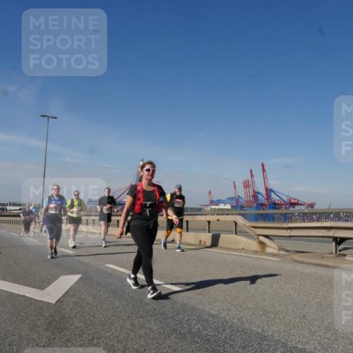 03.10.2025 - Köhlbrandbrückenlauf Matties Gatica Varas http://msf.ph/oto/9008674 03.10.2025 13:04:40 Position 2  meine-sportfotos.de