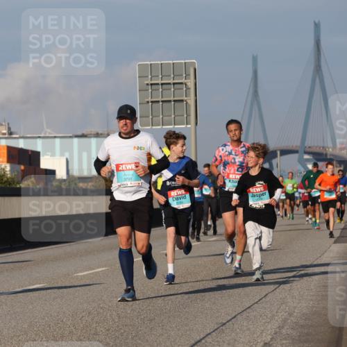 03.10.2025 - Köhlbrandbrückenlauf Luisa Fischer http://msf.ph/oto/9008676 03.10.2025 10:50:31 Position 3 3791, 3196, 10, 1173 meine-sportfotos.de