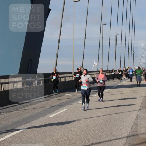 03.10.2025 - Köhlbrandbrückenlauf Julia Fischer http://msf.ph/oto/9008680 03.10.2025 10:05:57 Position 2 2606 meine-sportfotos.de