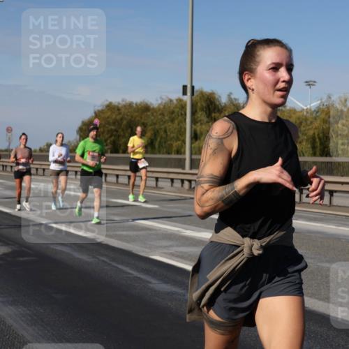 03.10.2025 - Köhlbrandbrückenlauf Julia Fischer http://msf.ph/oto/9008681 03.10.2025 12:51:12 Position 3  meine-sportfotos.de