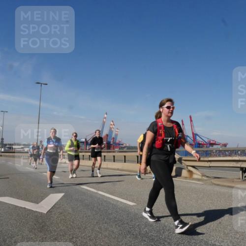 03.10.2025 - Köhlbrandbrückenlauf Matties Gatica Varas http://msf.ph/oto/9008690 03.10.2025 13:04:41 Position 2  meine-sportfotos.de