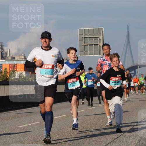 03.10.2025 - Köhlbrandbrückenlauf Luisa Fischer http://msf.ph/oto/9008696 03.10.2025 10:50:33 Position 3 3791, 3196, 1173 meine-sportfotos.de
