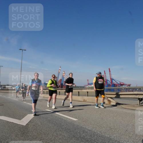 03.10.2025 - Köhlbrandbrückenlauf Matties Gatica Varas http://msf.ph/oto/9008704 03.10.2025 13:04:42 Position 2  meine-sportfotos.de