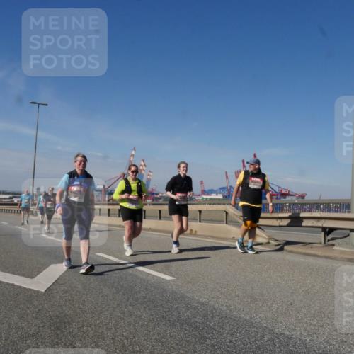 03.10.2025 - Köhlbrandbrückenlauf Matties Gatica Varas http://msf.ph/oto/9008711 03.10.2025 13:04:42 Position 2 18 meine-sportfotos.de