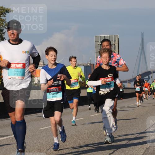 03.10.2025 - Köhlbrandbrückenlauf Luisa Fischer http://msf.ph/oto/9008717 03.10.2025 10:50:34 Position 3 3791, 1111, 3196, 1173 meine-sportfotos.de