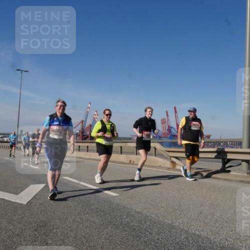 03.10.2025 - Köhlbrandbrückenlauf Matties Gatica Varas http://msf.ph/oto/9008718 03.10.2025 13:04:43 Position 2  meine-sportfotos.de