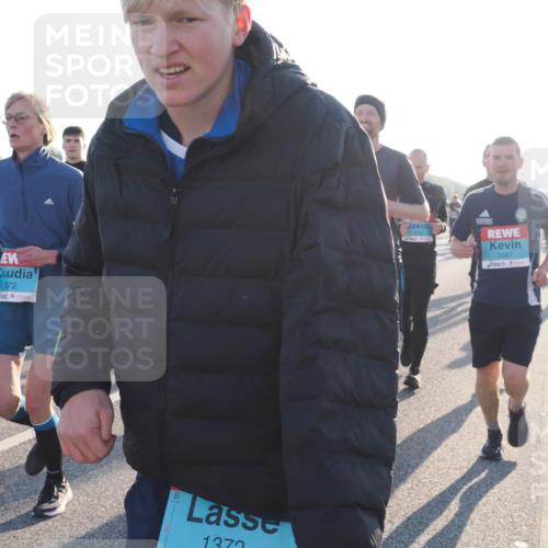03.10.2025 - Köhlbrandbrückenlauf Fabian Wolf http://msf.ph/oto/9008724 03.10.2025 09:20:48 Position 3 3486, 372, 1372, 3047 meine-sportfotos.de