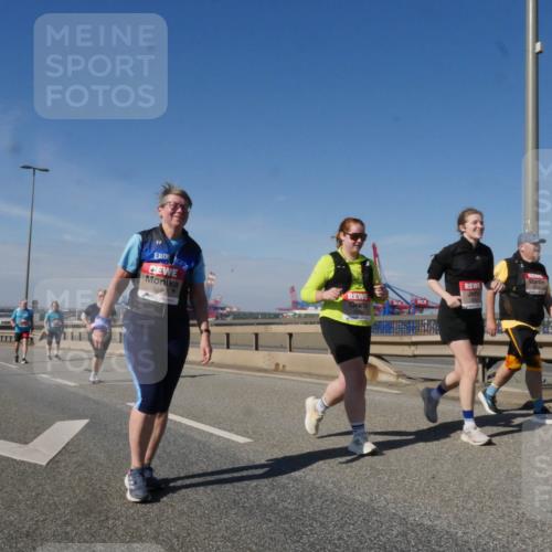 03.10.2025 - Köhlbrandbrückenlauf Matties Gatica Varas http://msf.ph/oto/9008730 03.10.2025 13:04:44 Position 2 5696 meine-sportfotos.de