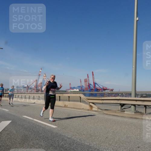 03.10.2025 - Köhlbrandbrückenlauf Matties Gatica Varas http://msf.ph/oto/9008740 03.10.2025 13:04:46 Position 2  meine-sportfotos.de
