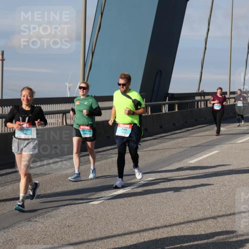 03.10.2025 - Köhlbrandbrückenlauf Julia Fischer http://msf.ph/oto/9008756 03.10.2025 10:06:26 Position 2 223 meine-sportfotos.de