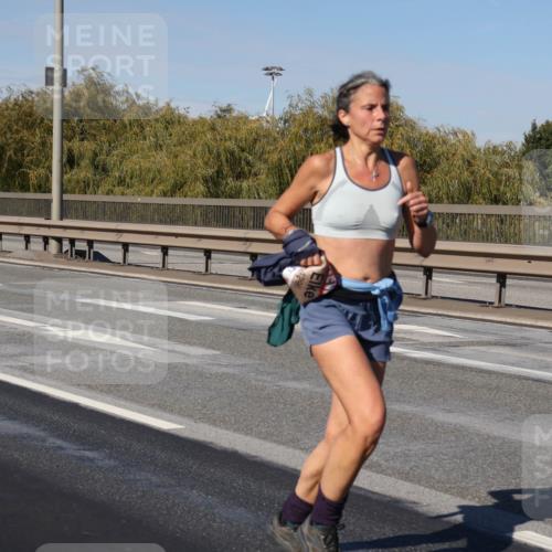 03.10.2025 - Köhlbrandbrückenlauf Julia Fischer http://msf.ph/oto/9008757 03.10.2025 12:51:20 Position 3  meine-sportfotos.de