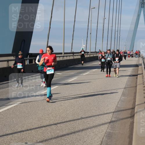 03.10.2025 - Köhlbrandbrückenlauf Julia Fischer http://msf.ph/oto/9008770 03.10.2025 10:06:31 Position 2 771 meine-sportfotos.de