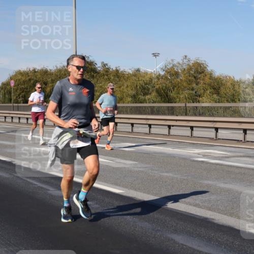 03.10.2025 - Köhlbrandbrückenlauf Julia Fischer http://msf.ph/oto/9008774 03.10.2025 12:51:27 Position 3  meine-sportfotos.de