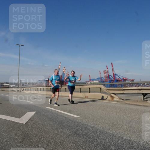 03.10.2025 - Köhlbrandbrückenlauf Matties Gatica Varas http://msf.ph/oto/9008776 03.10.2025 13:04:50 Position 2 118 meine-sportfotos.de
