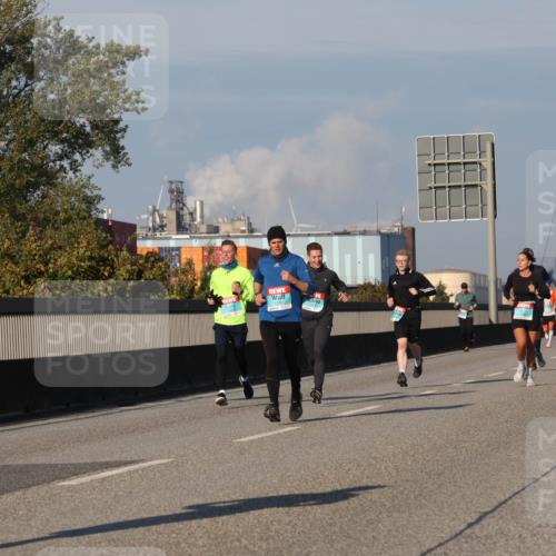 03.10.2025 - Köhlbrandbrückenlauf Luisa Fischer http://msf.ph/oto/9008777 03.10.2025 10:50:38 Position 3 1111 meine-sportfotos.de