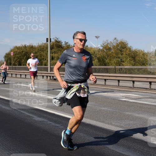 03.10.2025 - Köhlbrandbrückenlauf Julia Fischer http://msf.ph/oto/9008779 03.10.2025 12:51:27 Position 3 4713 meine-sportfotos.de