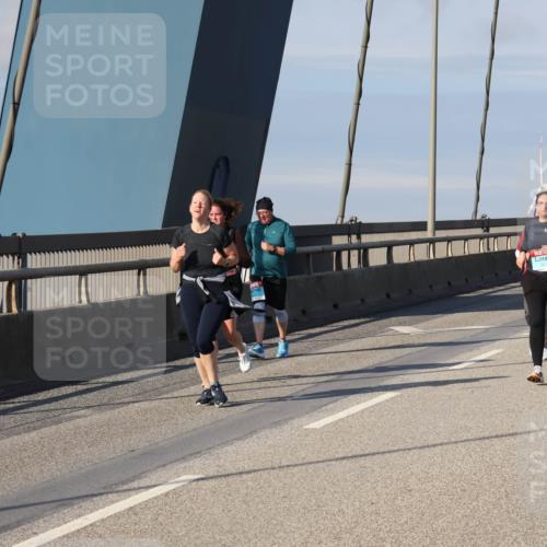 03.10.2025 - Köhlbrandbrückenlauf Julia Fischer http://msf.ph/oto/9008783 03.10.2025 10:06:50 Position 2  meine-sportfotos.de