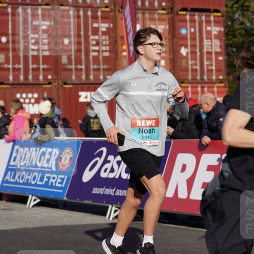 03.10.2025 - Köhlbrandbrückenlauf Michael Burmester http://msf.ph/oto/9008787 03.10.2025 10:10:06 Ziel 1192, 1243, 1544, 1656, 1660, 1919, 2040, 2074, 2679, 3068, 3218 meine-sportfotos.de