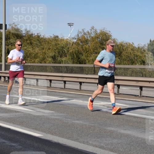 03.10.2025 - Köhlbrandbrückenlauf Julia Fischer http://msf.ph/oto/9008788 03.10.2025 12:51:28 Position 3  meine-sportfotos.de