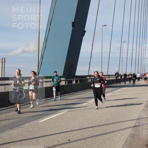 03.10.2025 - Köhlbrandbrückenlauf Julia Fischer http://msf.ph/oto/9008796 03.10.2025 10:06:53 Position 2  meine-sportfotos.de