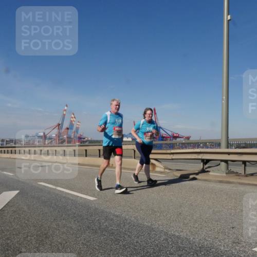 03.10.2025 - Köhlbrandbrückenlauf Matties Gatica Varas http://msf.ph/oto/9008797 03.10.2025 13:04:51 Position 2 118 meine-sportfotos.de
