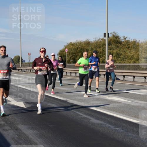 03.10.2025 - Köhlbrandbrückenlauf Julia Fischer http://msf.ph/oto/9008805 03.10.2025 12:51:30 Position 3 4490 meine-sportfotos.de