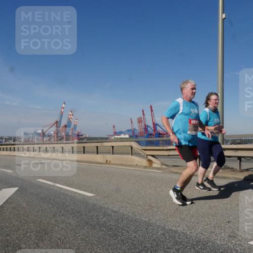 03.10.2025 - Köhlbrandbrückenlauf Matties Gatica Varas http://msf.ph/oto/9008809 03.10.2025 13:04:52 Position 2  meine-sportfotos.de