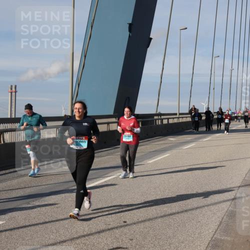 03.10.2025 - Köhlbrandbrückenlauf Julia Fischer http://msf.ph/oto/9008811 03.10.2025 10:06:55 Position 2  meine-sportfotos.de