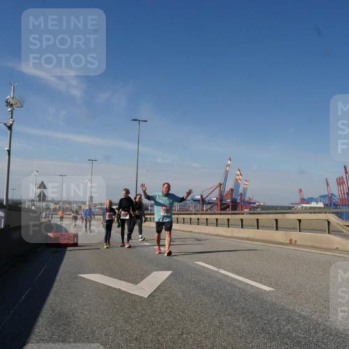 03.10.2025 - Köhlbrandbrückenlauf Matties Gatica Varas http://msf.ph/oto/9008822 03.10.2025 13:05:04 Position 2  meine-sportfotos.de