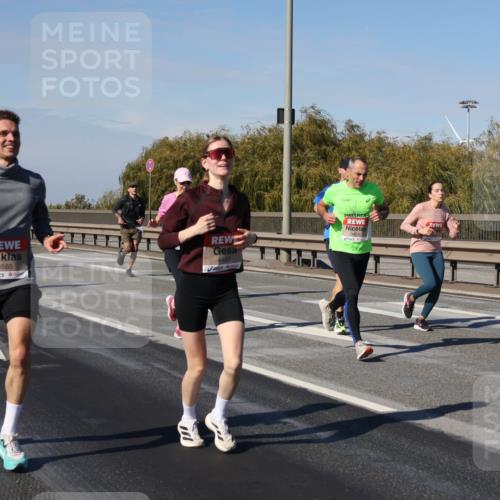 03.10.2025 - Köhlbrandbrückenlauf Julia Fischer http://msf.ph/oto/9008823 03.10.2025 12:51:31 Position 3 4585, 4490, 4454 meine-sportfotos.de
