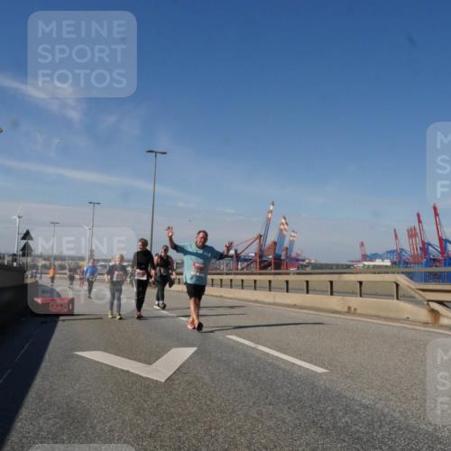 03.10.2025 - Köhlbrandbrückenlauf Matties Gatica Varas http://msf.ph/oto/9008828 03.10.2025 13:05:05 Position 2  meine-sportfotos.de