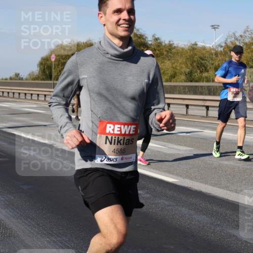 03.10.2025 - Köhlbrandbrückenlauf Julia Fischer http://msf.ph/oto/9008836 03.10.2025 12:51:32 Position 3 4585, 449 meine-sportfotos.de