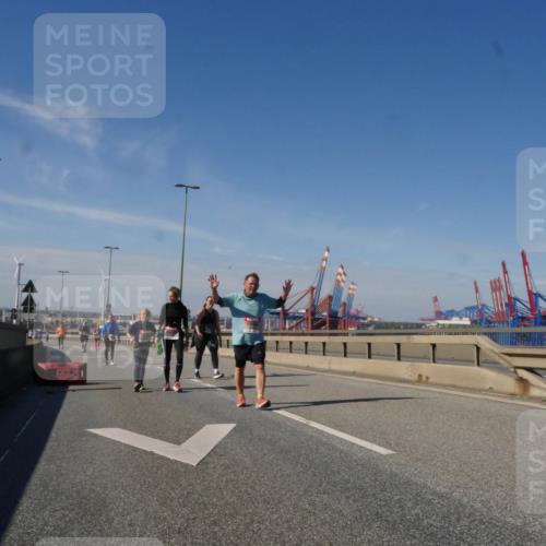 03.10.2025 - Köhlbrandbrückenlauf Matties Gatica Varas http://msf.ph/oto/9008837 03.10.2025 13:05:05 Position 2  meine-sportfotos.de