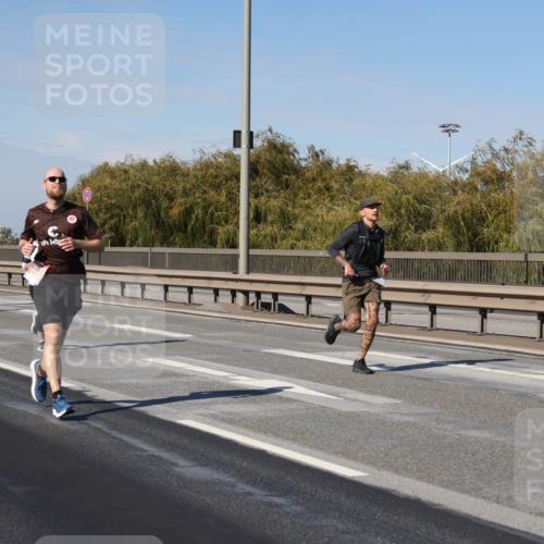 03.10.2025 - Köhlbrandbrückenlauf Julia Fischer http://msf.ph/oto/9008841 03.10.2025 12:51:34 Position 3  meine-sportfotos.de
