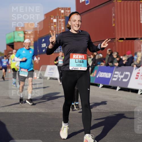 03.10.2025 - Köhlbrandbrückenlauf Michael Burmester http://msf.ph/oto/9008844 03.10.2025 10:10:07 Ziel 1192, 1243, 1544, 1656, 1660, 1919, 2040, 2074, 2679, 3068, 3124, 3218 meine-sportfotos.de