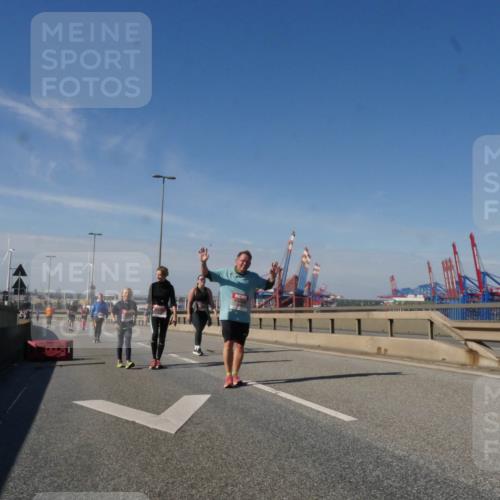 03.10.2025 - Köhlbrandbrückenlauf Matties Gatica Varas http://msf.ph/oto/9008845 03.10.2025 13:05:06 Position 2  meine-sportfotos.de