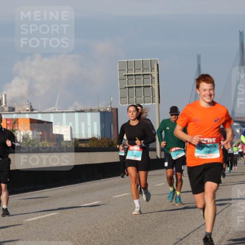 03.10.2025 - Köhlbrandbrückenlauf Luisa Fischer http://msf.ph/oto/9008848 03.10.2025 10:50:42 Position 3  meine-sportfotos.de