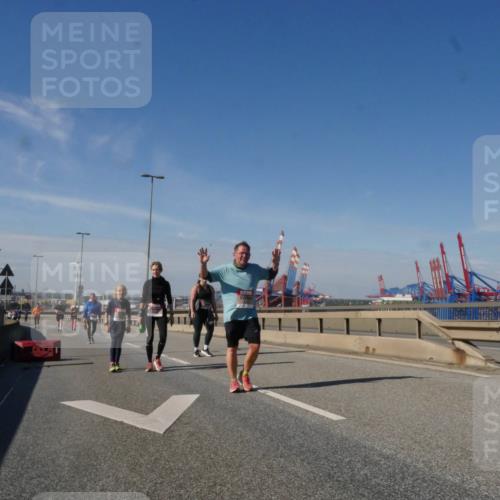 03.10.2025 - Köhlbrandbrückenlauf Matties Gatica Varas http://msf.ph/oto/9008849 03.10.2025 13:05:06 Position 2  meine-sportfotos.de