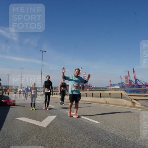 03.10.2025 - Köhlbrandbrückenlauf Matties Gatica Varas http://msf.ph/oto/9008854 03.10.2025 13:05:06 Position 2  meine-sportfotos.de