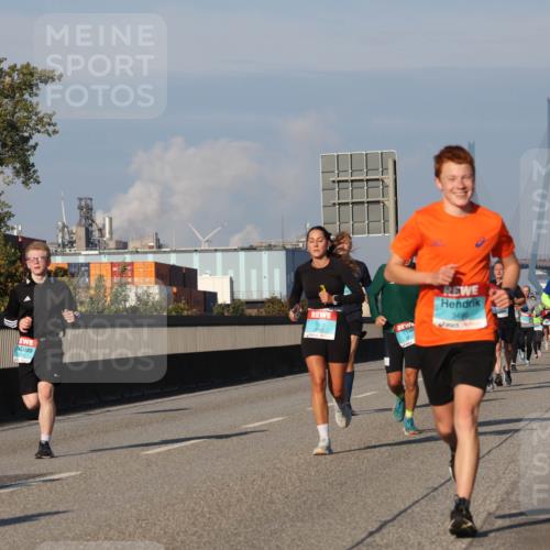 03.10.2025 - Köhlbrandbrückenlauf Luisa Fischer http://msf.ph/oto/9008855 03.10.2025 10:50:43 Position 3 3496 meine-sportfotos.de