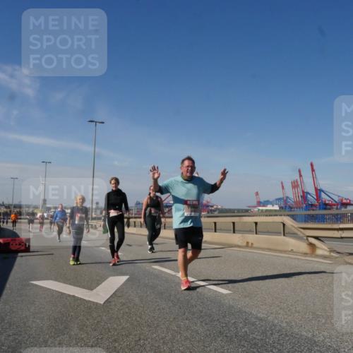 03.10.2025 - Köhlbrandbrückenlauf Matties Gatica Varas http://msf.ph/oto/9008859 03.10.2025 13:05:07 Position 2  meine-sportfotos.de