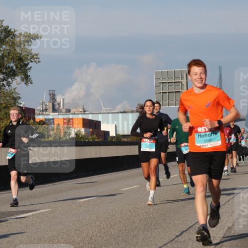 03.10.2025 - Köhlbrandbrückenlauf Luisa Fischer http://msf.ph/oto/9008860 03.10.2025 10:50:43 Position 3 3496 meine-sportfotos.de