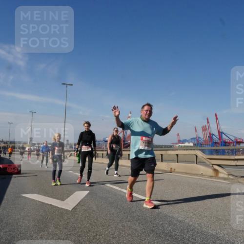 03.10.2025 - Köhlbrandbrückenlauf Matties Gatica Varas http://msf.ph/oto/9008863 03.10.2025 13:05:07 Position 2  meine-sportfotos.de