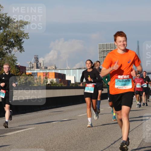 03.10.2025 - Köhlbrandbrückenlauf Luisa Fischer http://msf.ph/oto/9008864 03.10.2025 10:50:44 Position 3 3496, 25 meine-sportfotos.de