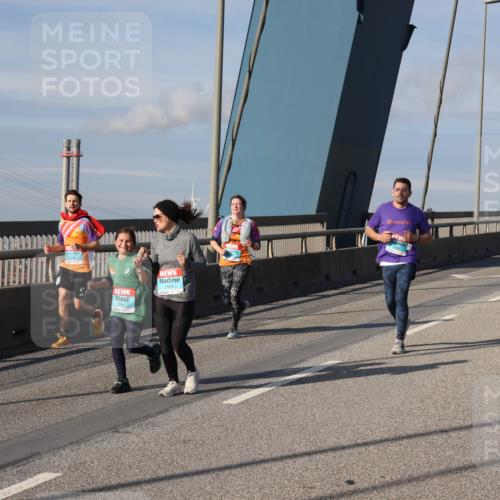 03.10.2025 - Köhlbrandbrückenlauf Julia Fischer http://msf.ph/oto/9008869 03.10.2025 10:07:26 Position 2  meine-sportfotos.de