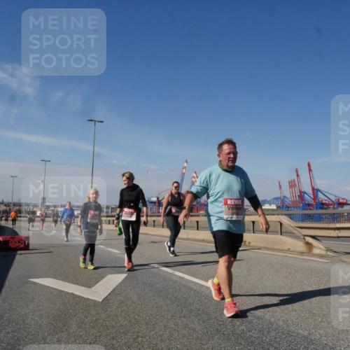 03.10.2025 - Köhlbrandbrückenlauf Matties Gatica Varas http://msf.ph/oto/9008871 03.10.2025 13:05:08 Position 2 11111, 6528 meine-sportfotos.de