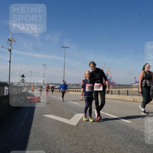 03.10.2025 - Köhlbrandbrückenlauf Matties Gatica Varas http://msf.ph/oto/9008877 03.10.2025 13:05:10 Position 2  meine-sportfotos.de